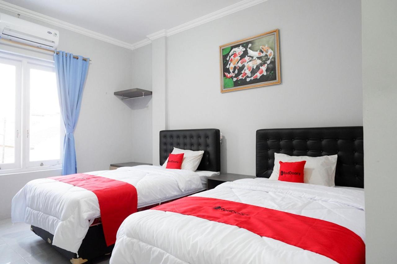 Reddoorz Near Jalan Adi Sucipto Solo Hotel Buitenkant foto