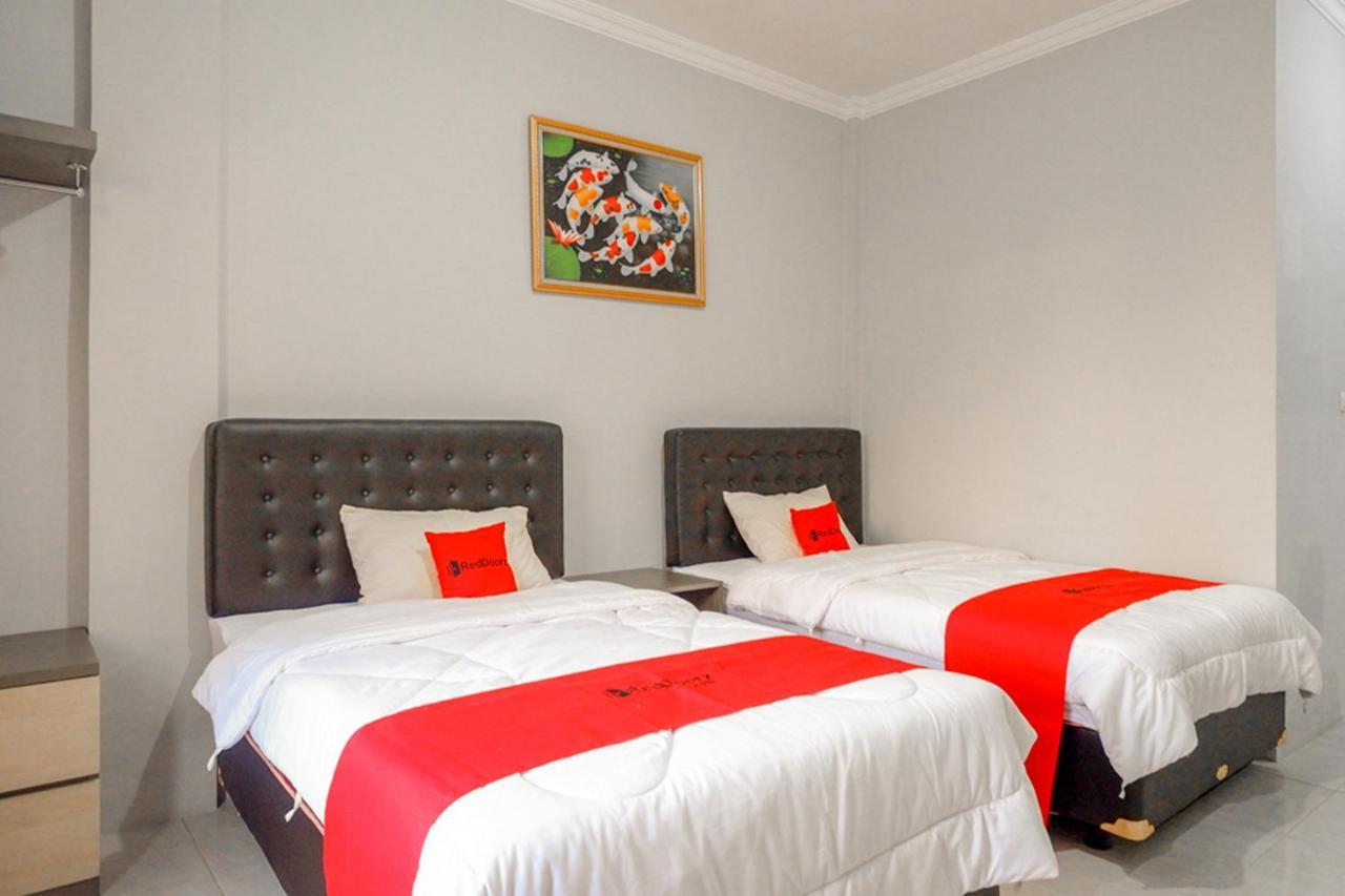 Reddoorz Near Jalan Adi Sucipto Solo Hotel Buitenkant foto