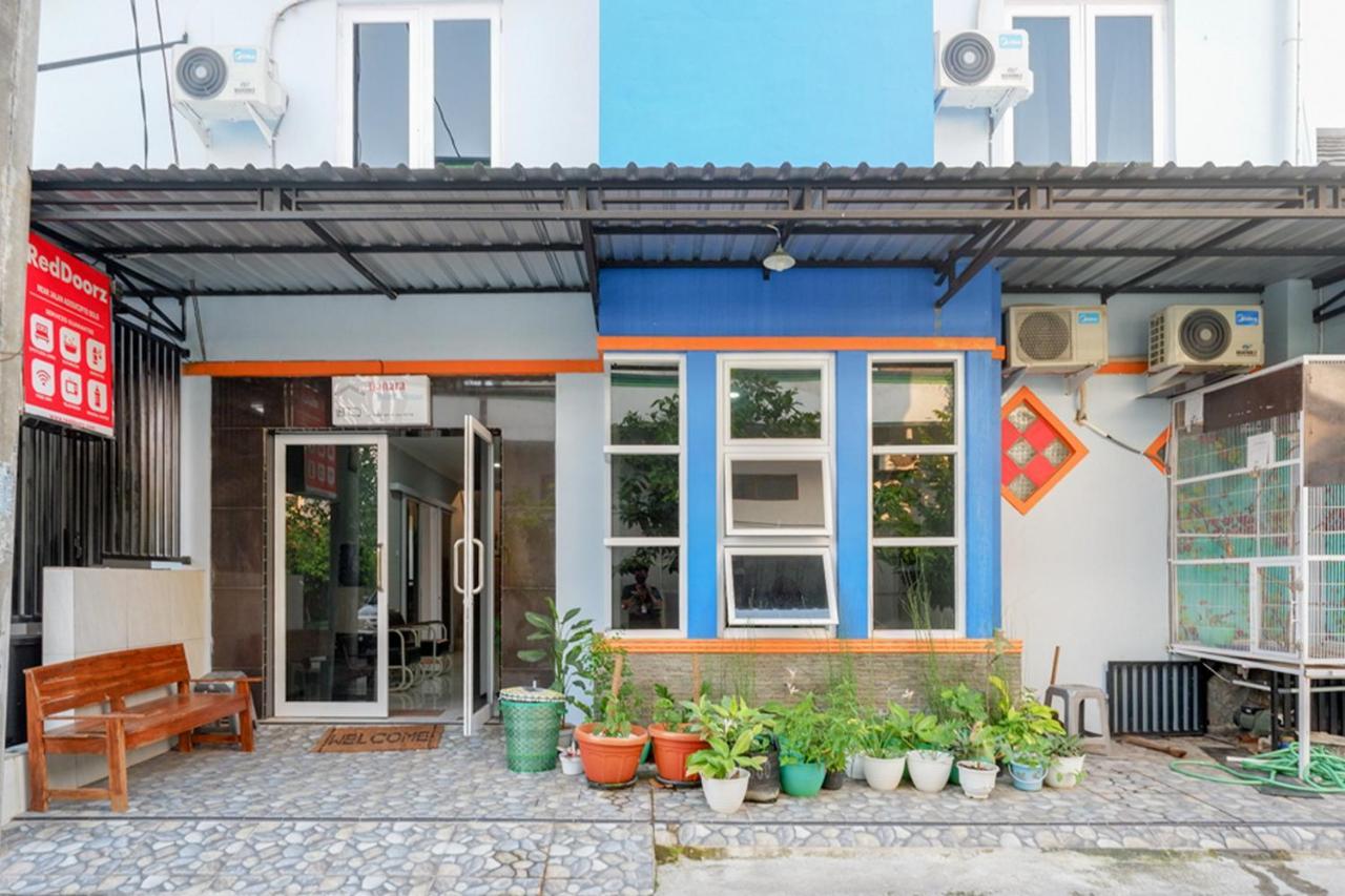 Reddoorz Near Jalan Adi Sucipto Solo Hotel Buitenkant foto